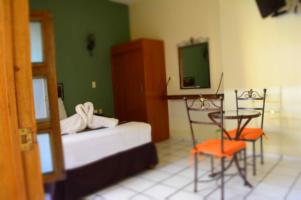 Hotel Aldama Colima Oda fotoğraf